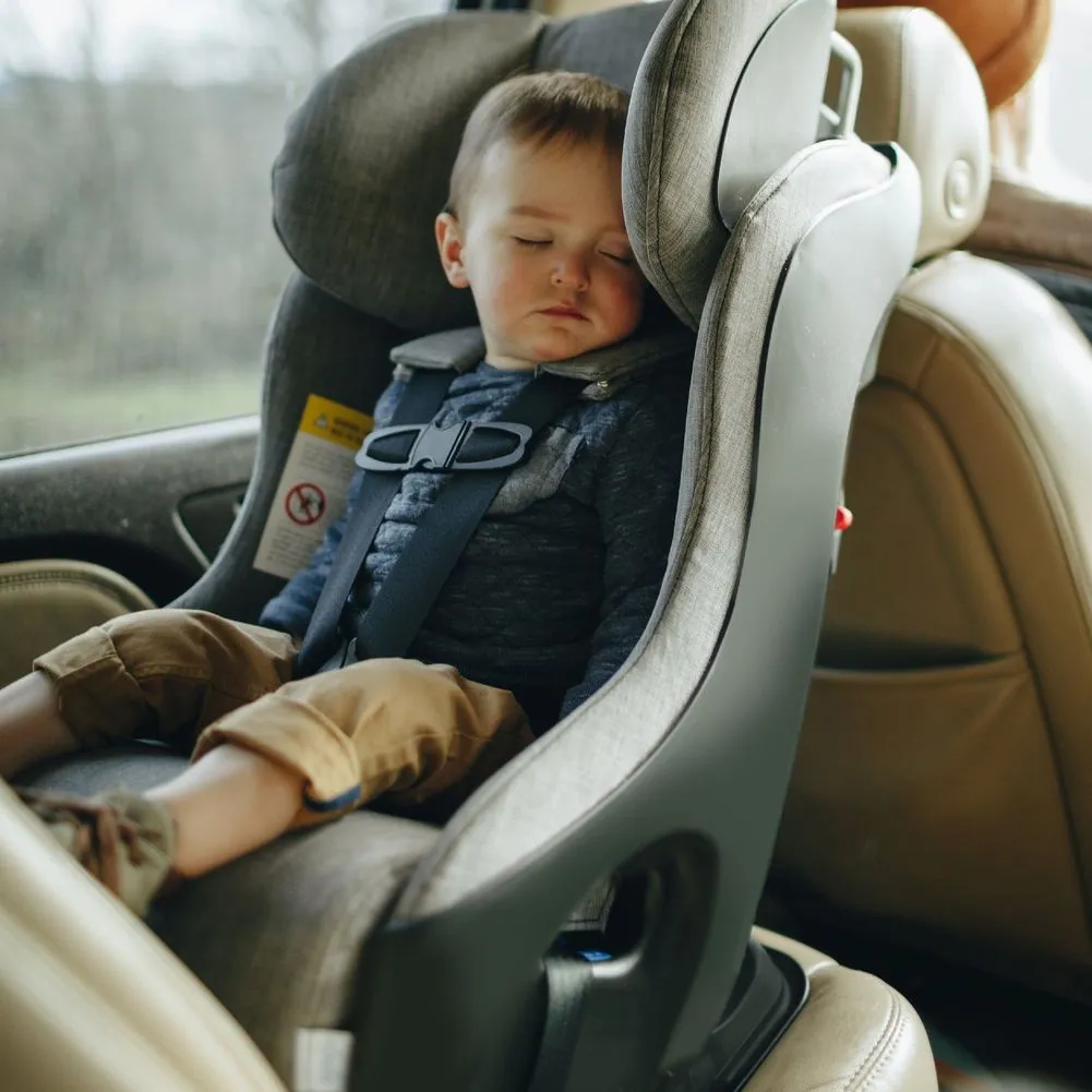 Clek Fllo Ziip Convertible Car Seat