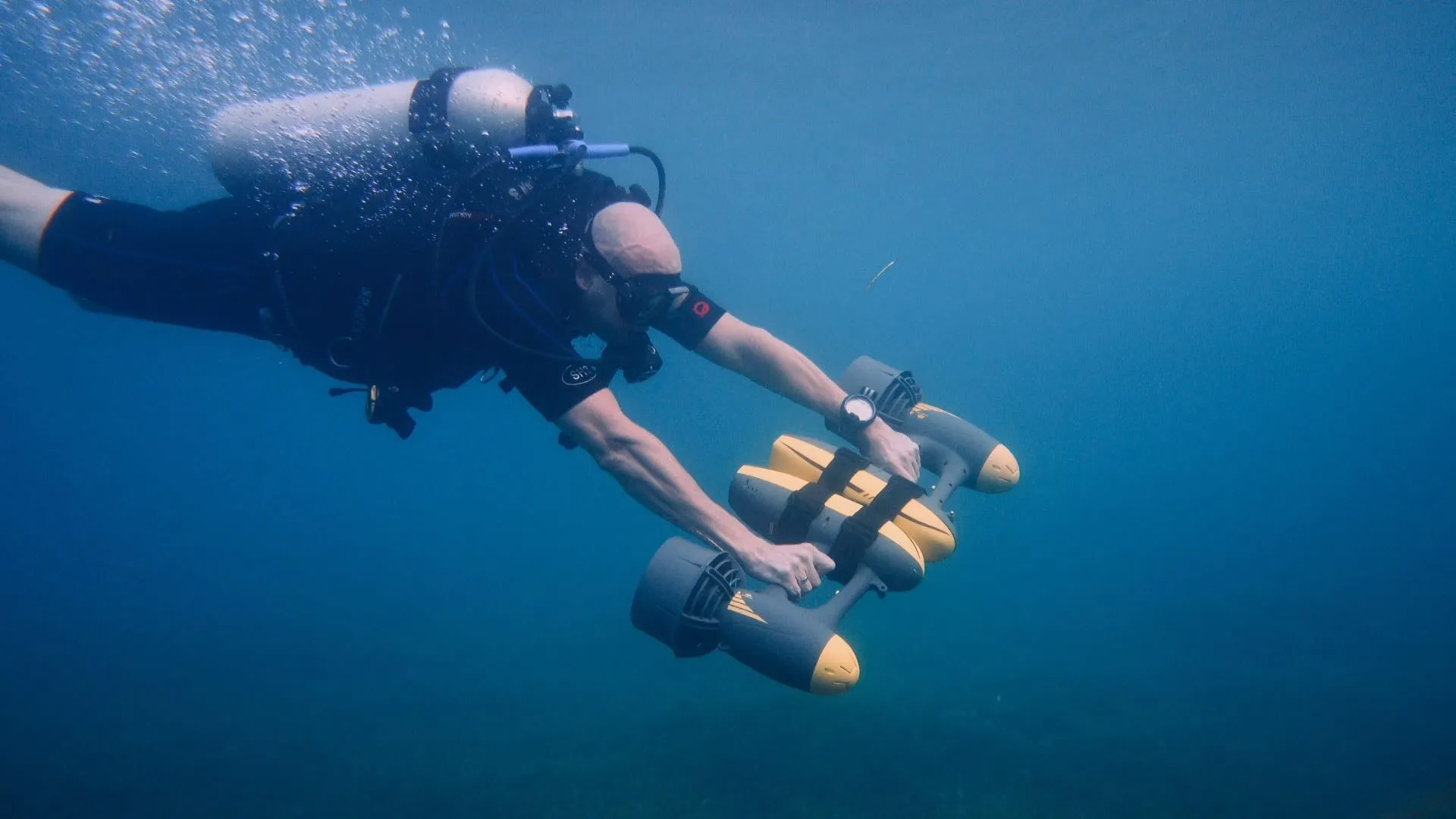 MagicJet Seascooter, the Best Underwater Scooter with 3 Camera Mounts