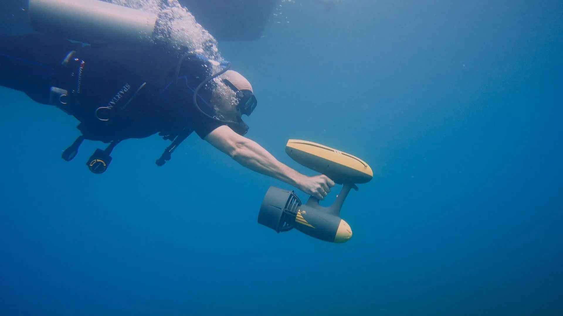 MagicJet Seascooter, the Best Underwater Scooter with 3 Camera Mounts