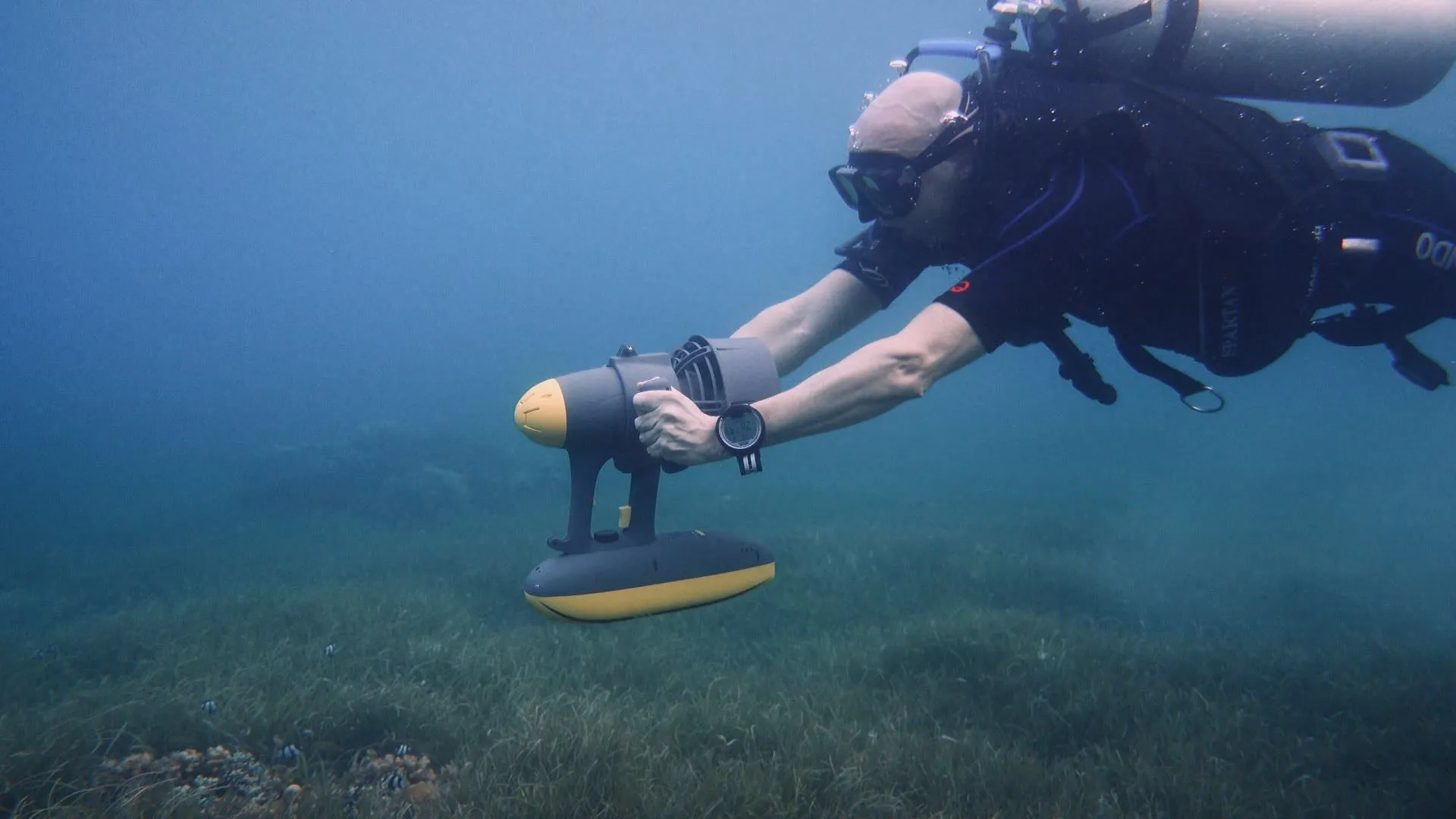 MagicJet Seascooter, the Best Underwater Scooter with 3 Camera Mounts