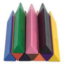 Melissa & Doug - 24 Triangular Crayons - Non-Roll, Stronger than Regular Crayons